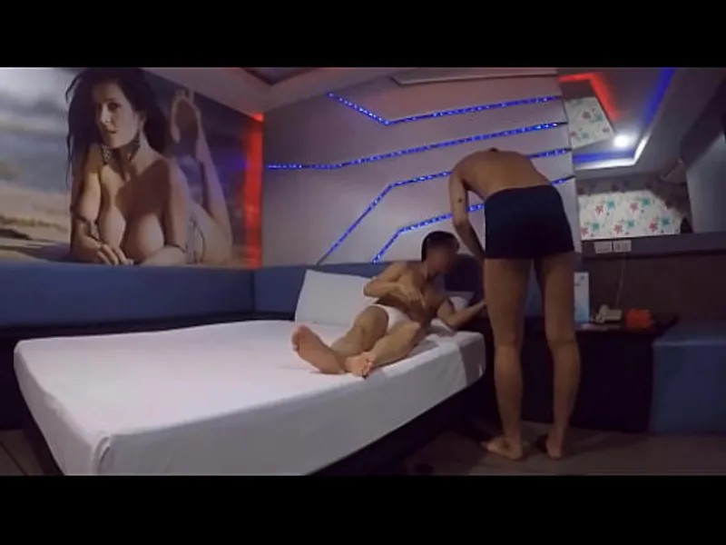 Bác sĩ thái lan phang một anh cao to thích bú đùi cho xuất tinh